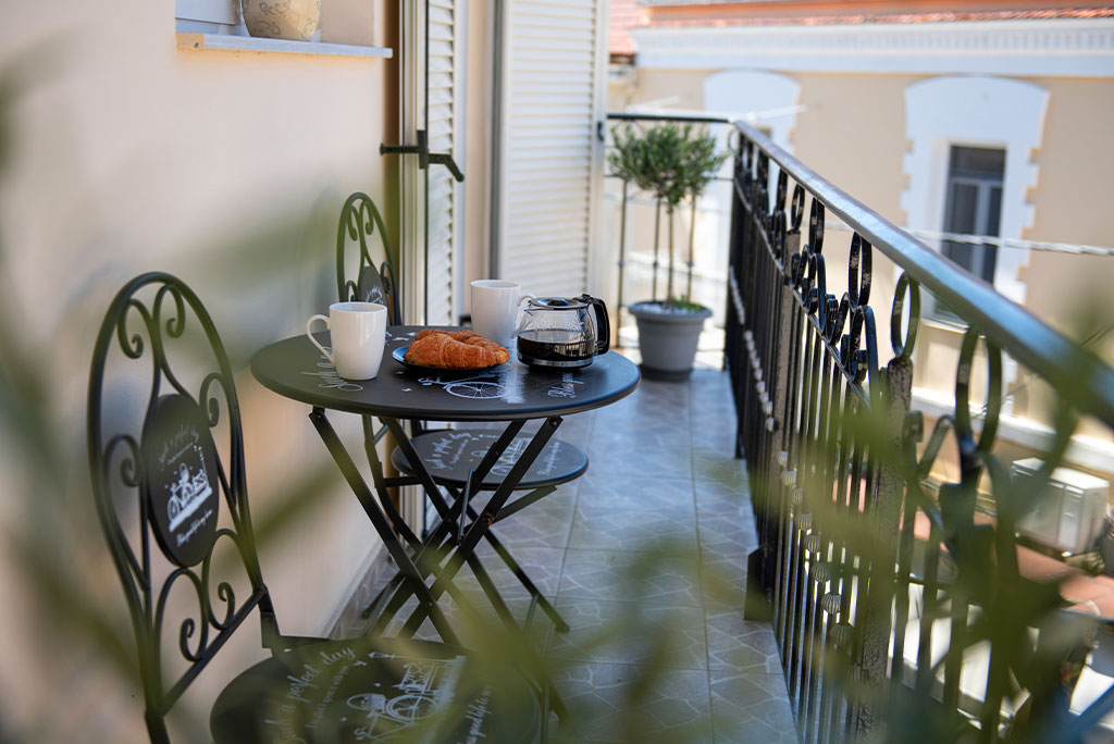 Casa-Al-Centro-apartment-Corfu-old-Town--balcony-view-mykerkyra.com-