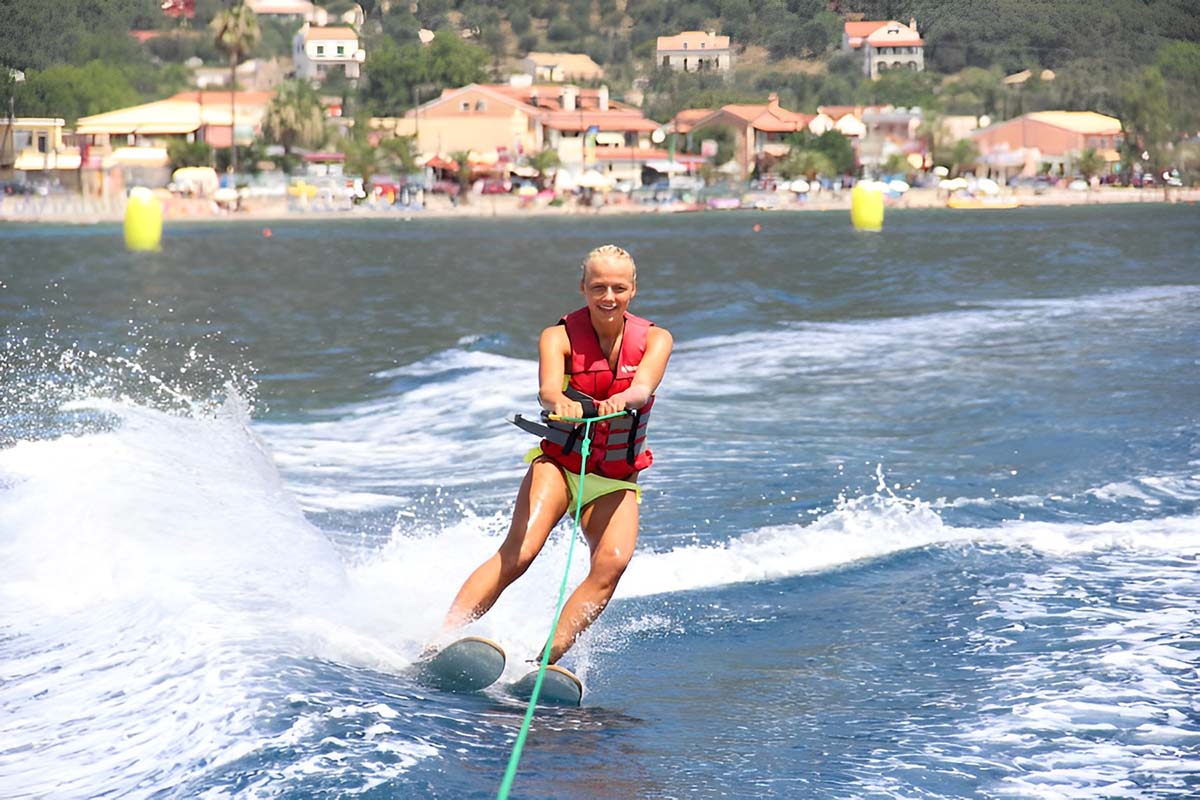 Corfu Watersports Dassia Kalami θαλάσσια σπορ Δασιά Καλάμι θαλάσσιο σκι parasailing Corfu paragliding inflatables ski club family kids activities mykerkyra (9)