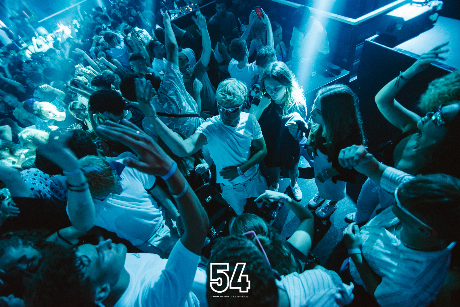 54 Dreamy Nights & Cabal clubs bars κλαμπ μπαράκια νυχτερινή ζωή nightlife Κέρκυρα Corfu mykerkyra (4)